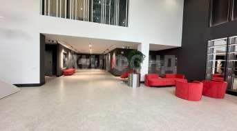 Маковского, Офис