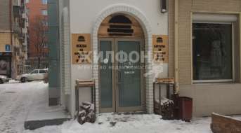 Красный проспект, Торговые
