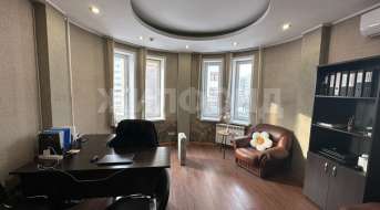 Дуси Ковальчук, Офис